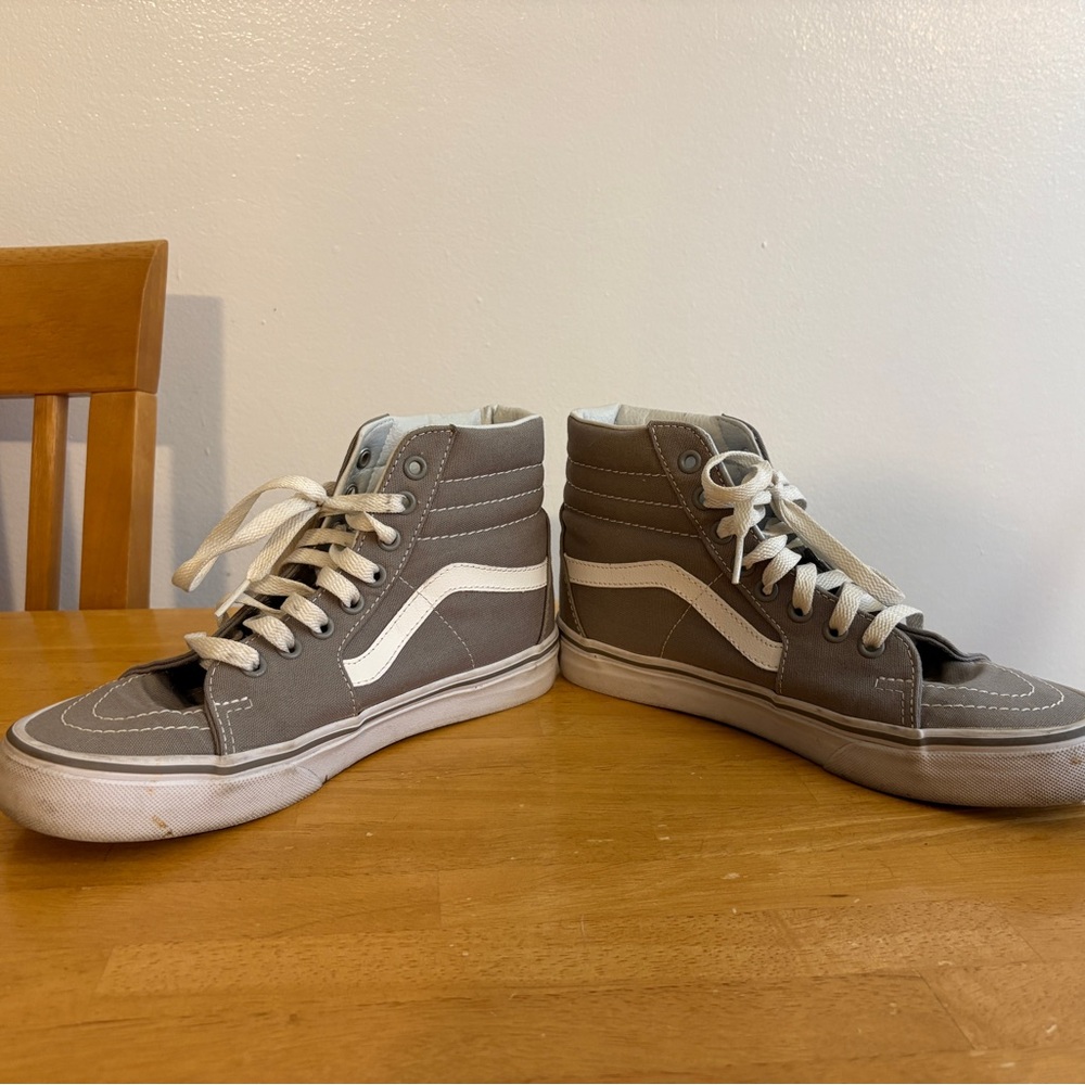 Gray High-Top Vans Sneakers with leather lining women’s 7.5 men’s 6